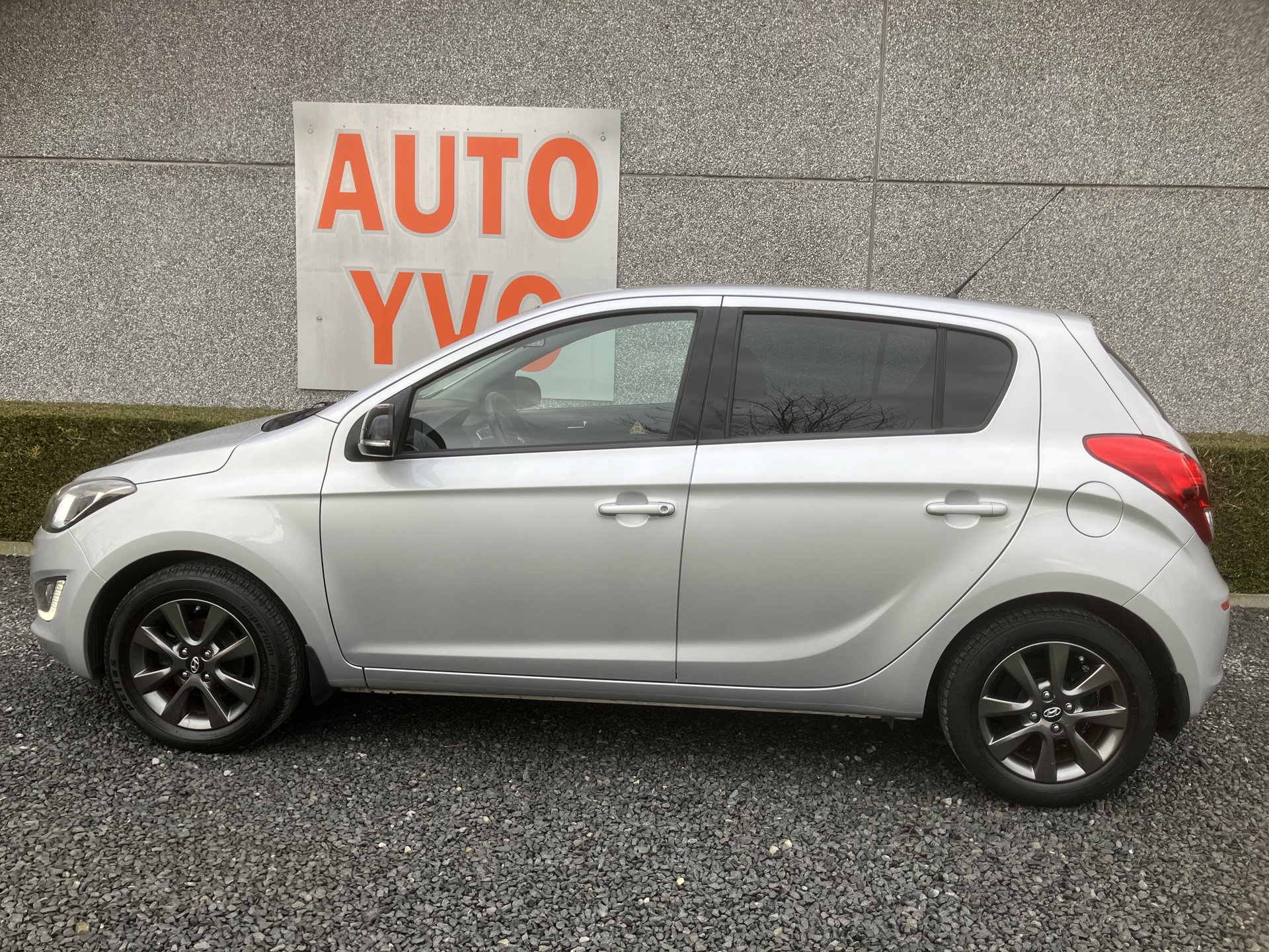 hyundai_i 20  _2