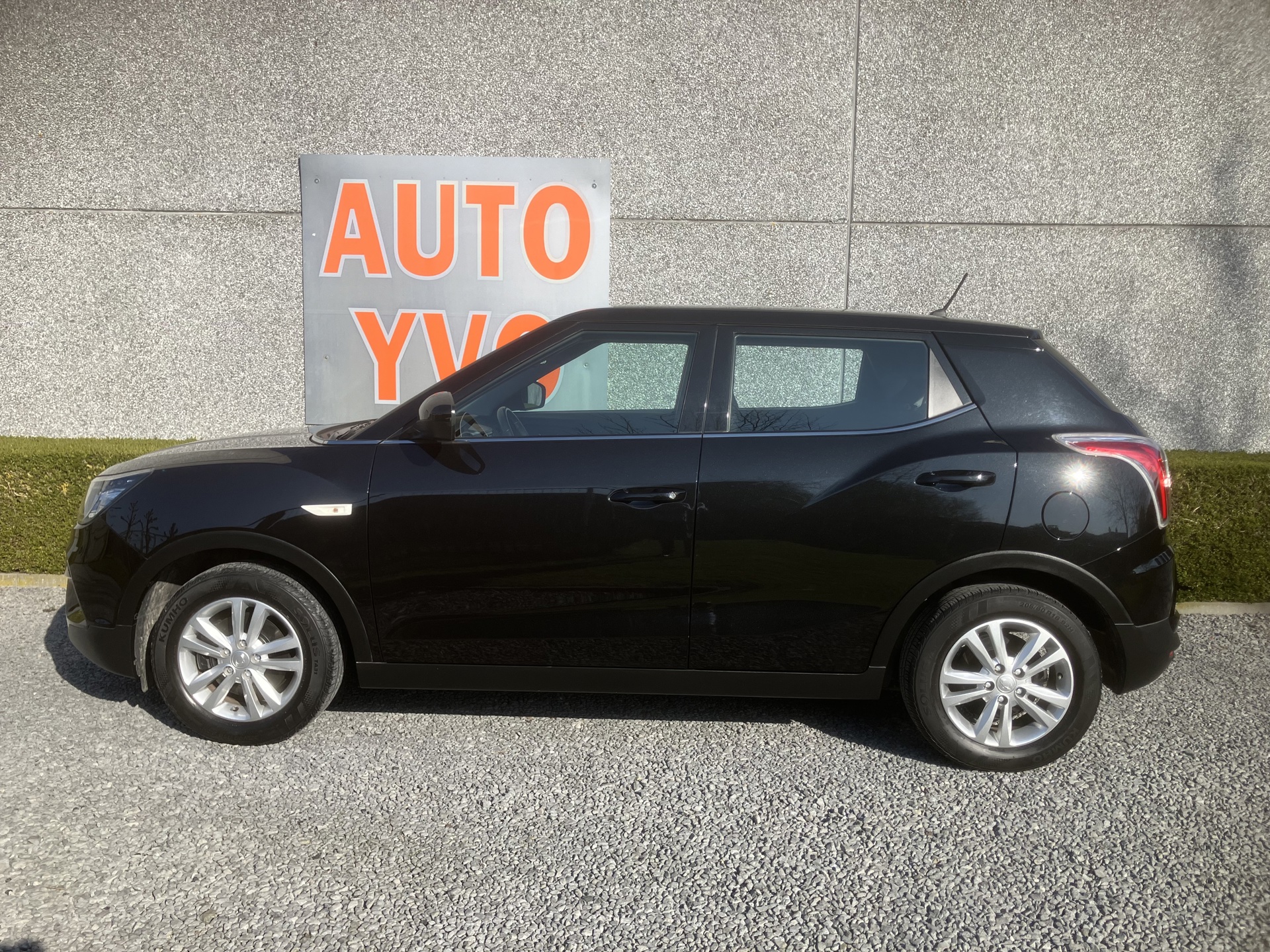 SSANGYONG_TIVOLI_1